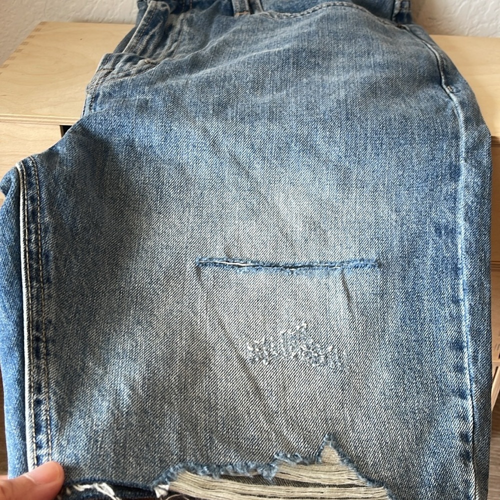 Lucky Brand • High Rise Bermuda Shorts - Picture 4 of 8